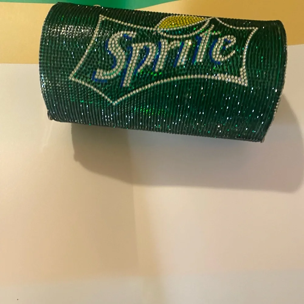 Green and yellow sprite crystal purse it so sparkly - Picture 2 of 5